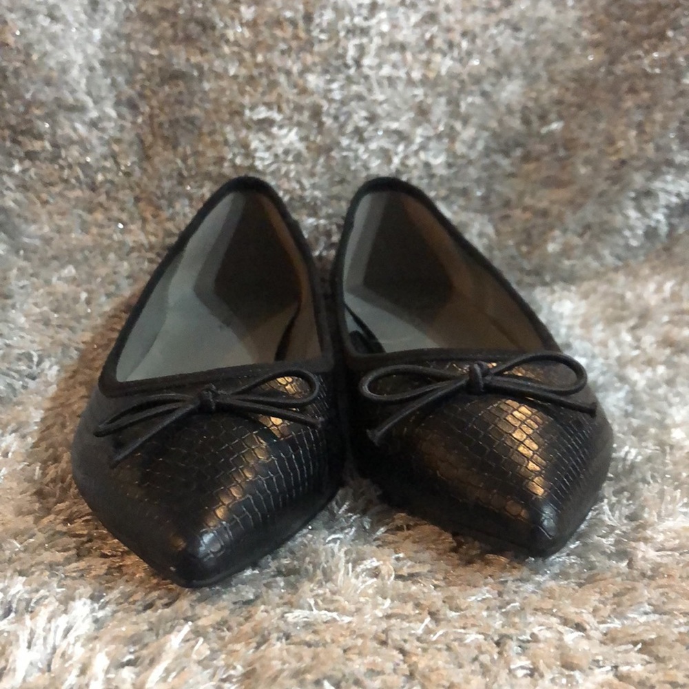 NWT- Worthington Black Snake Pointed Toe Flats - Picture 2 of 9